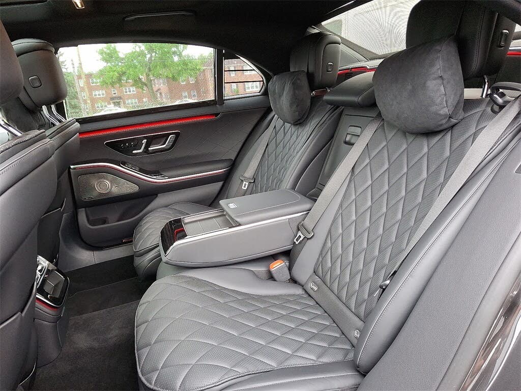 First Class Sedan Image