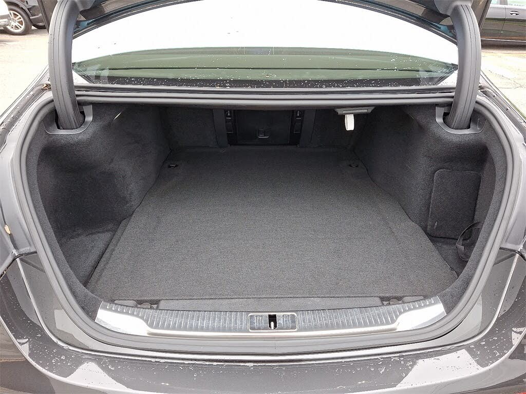 First Class Sedan Image